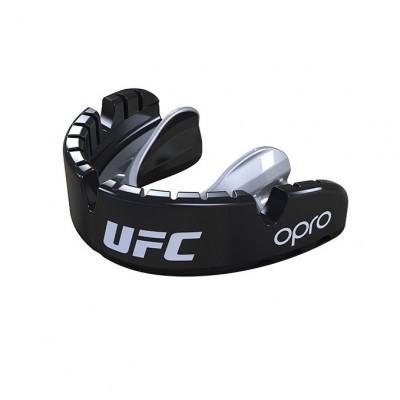 OPRO Gold Braced Mouth Guard, Black/Silver, Ideal for Combat Sports Wearers